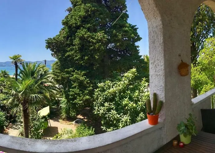 Secret Garden Apartment *